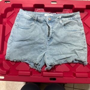 Zenana Outfitters Sky Blue Frayed Hem Jean Shorts